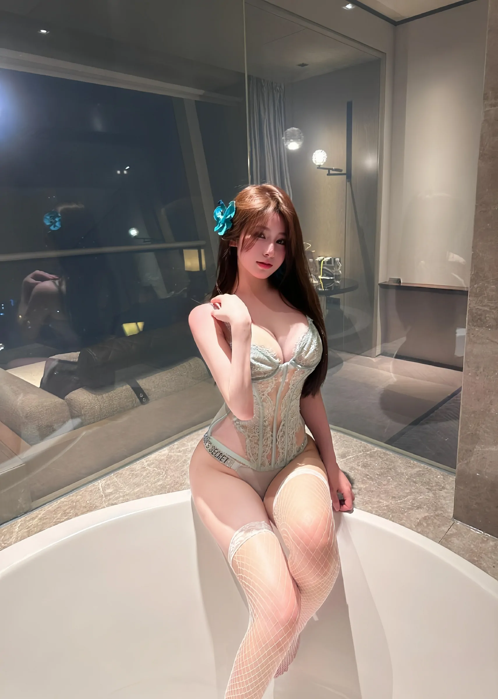 奔跑的晶螺儿 - 性感情趣蕾丝半腿白网丝 [24P]