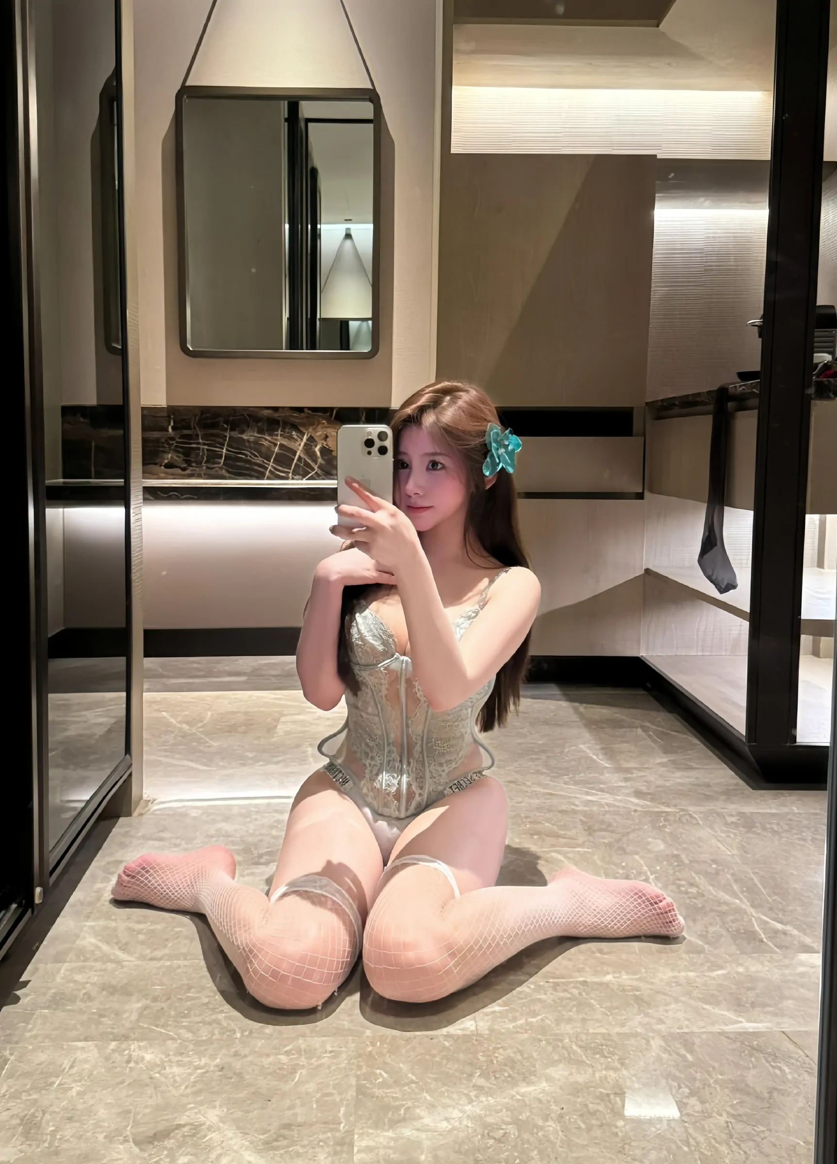 奔跑的晶螺儿 - 性感情趣蕾丝半腿白网丝 [24P]